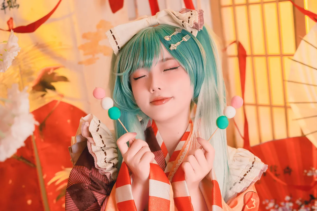 Messie Huang - Miku-erohere15.webp